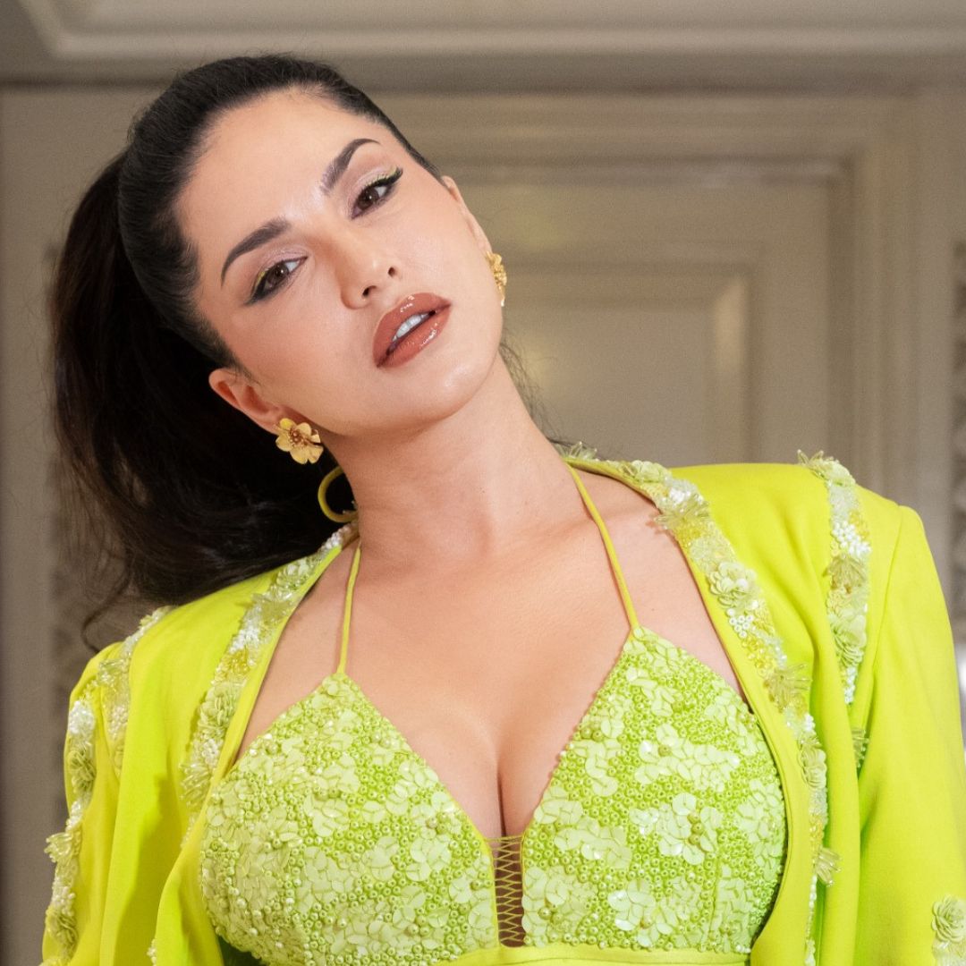 Sunny Leone in Petra Studs