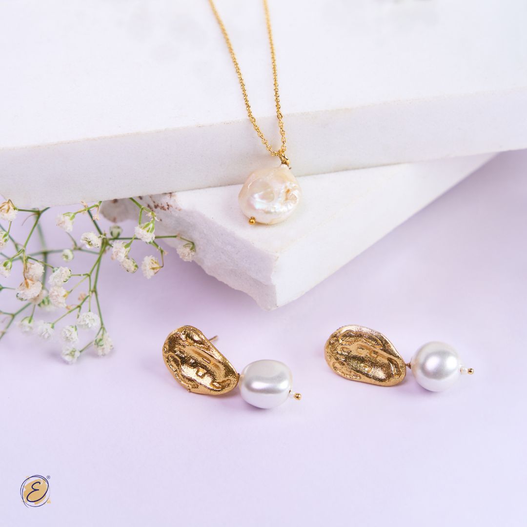 Dainty Pearl Necklace and Earring Gift Set