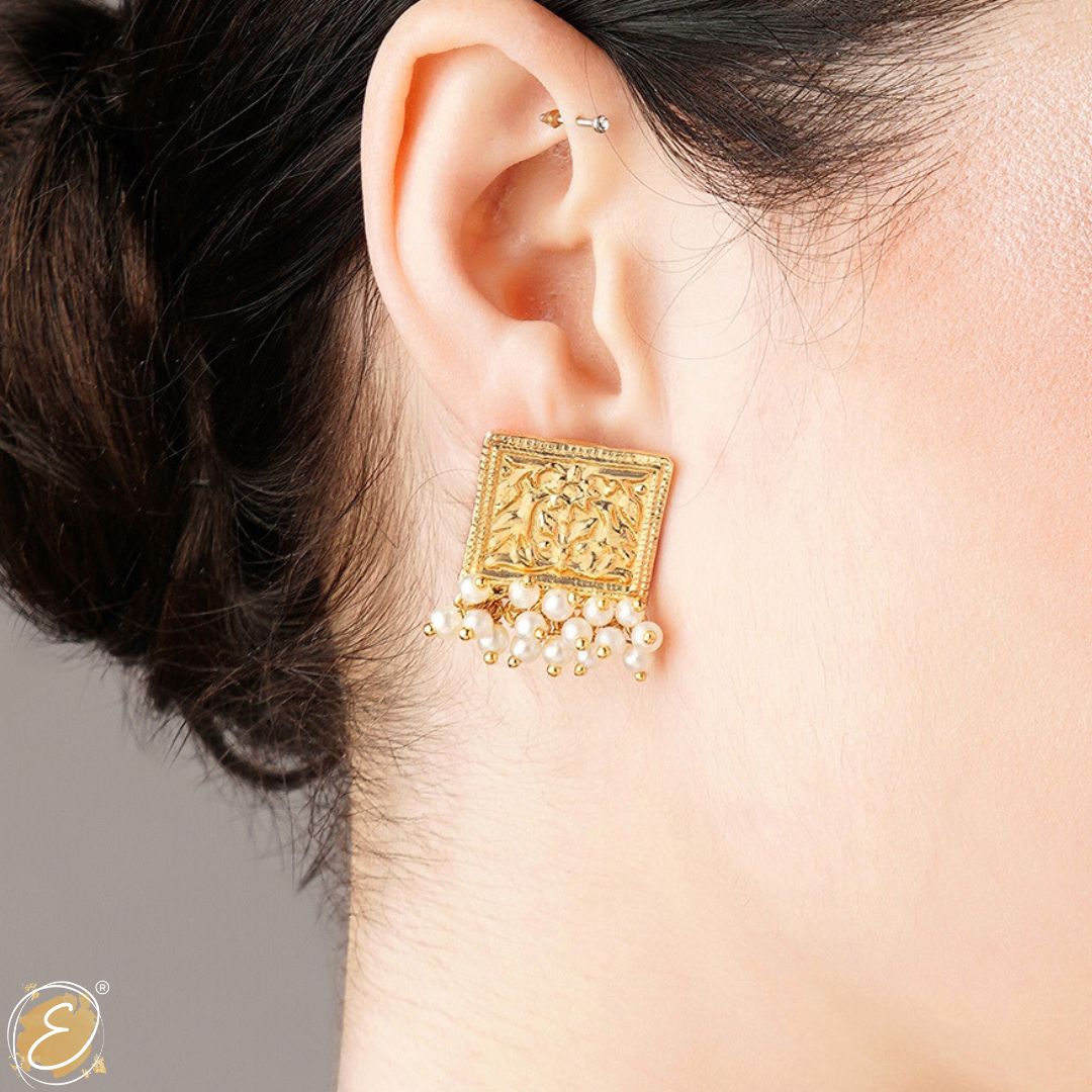Fiza Studs