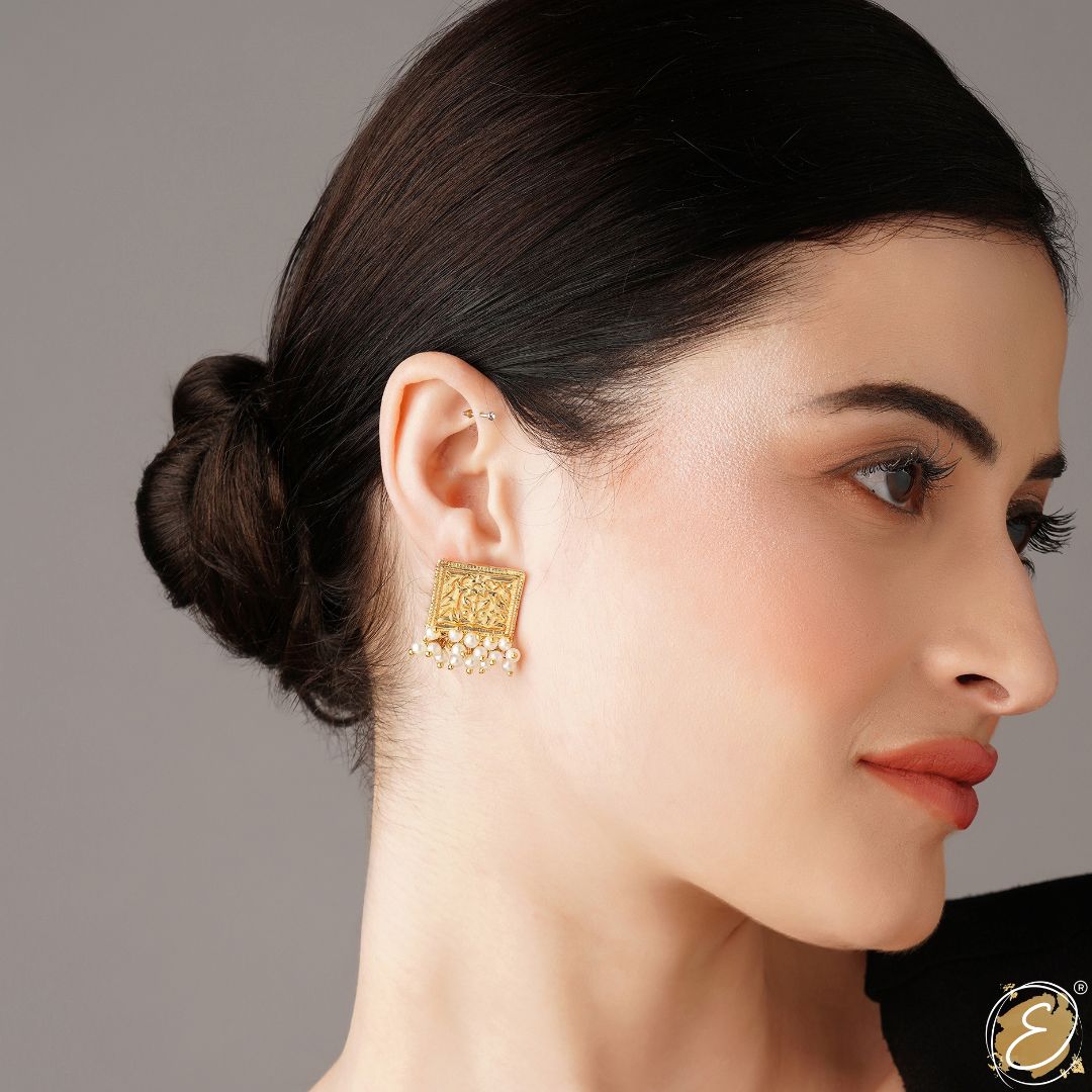 Fiza Studs