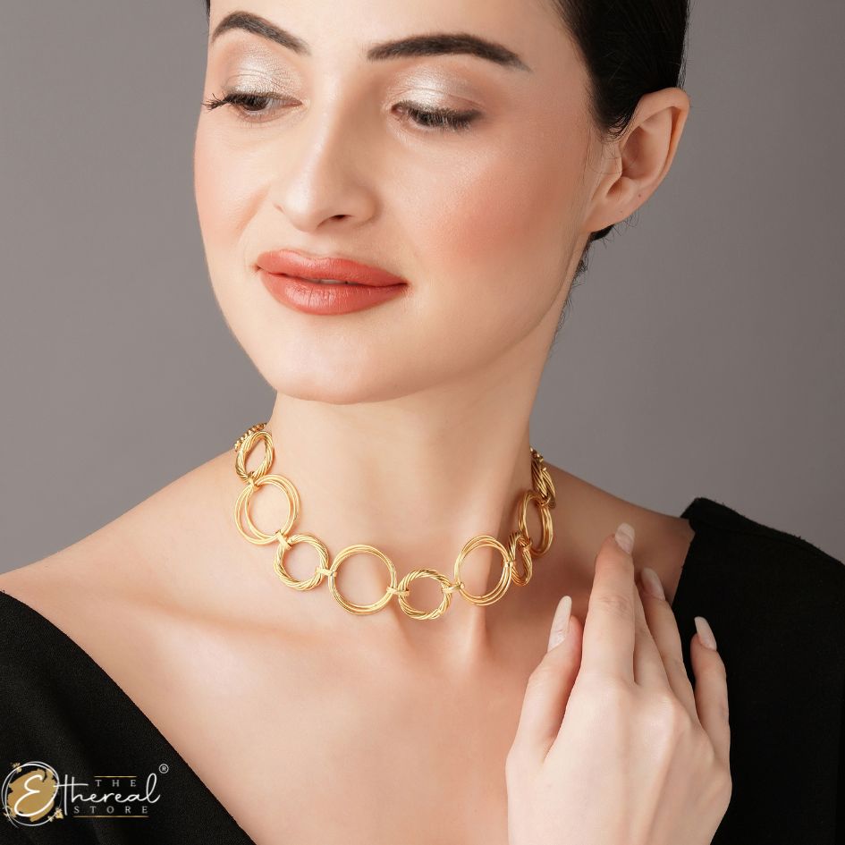 Sunidhi Chauhan in In The Loop Necklace
