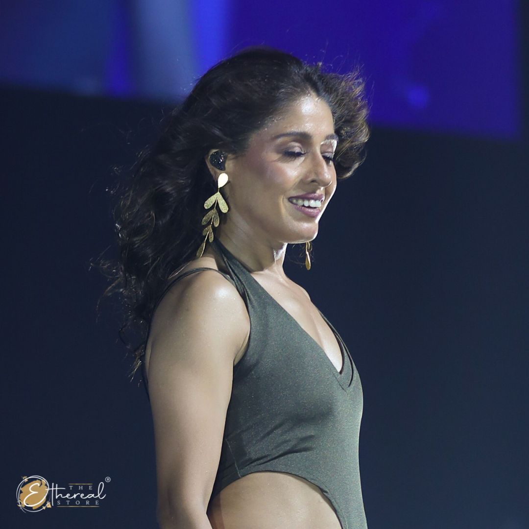 Sunidhi Chauhan in Leafing You Be Danglers