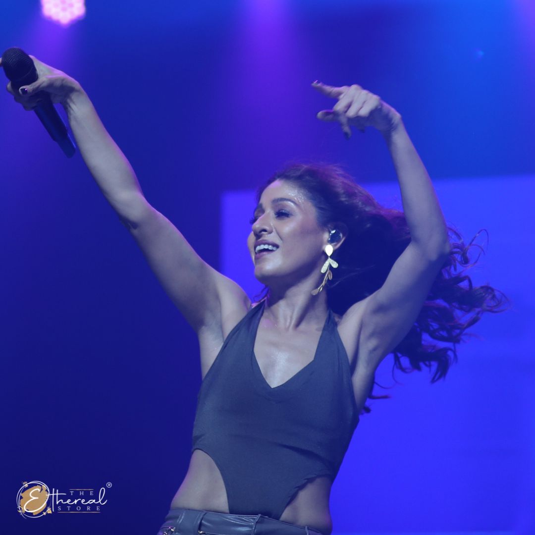 Sunidhi Chauhan in Leafing You Be Danglers