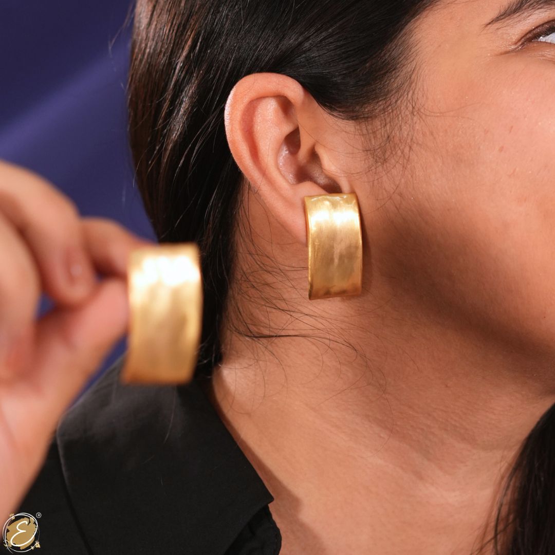 Shirley Setia in Cara Studs