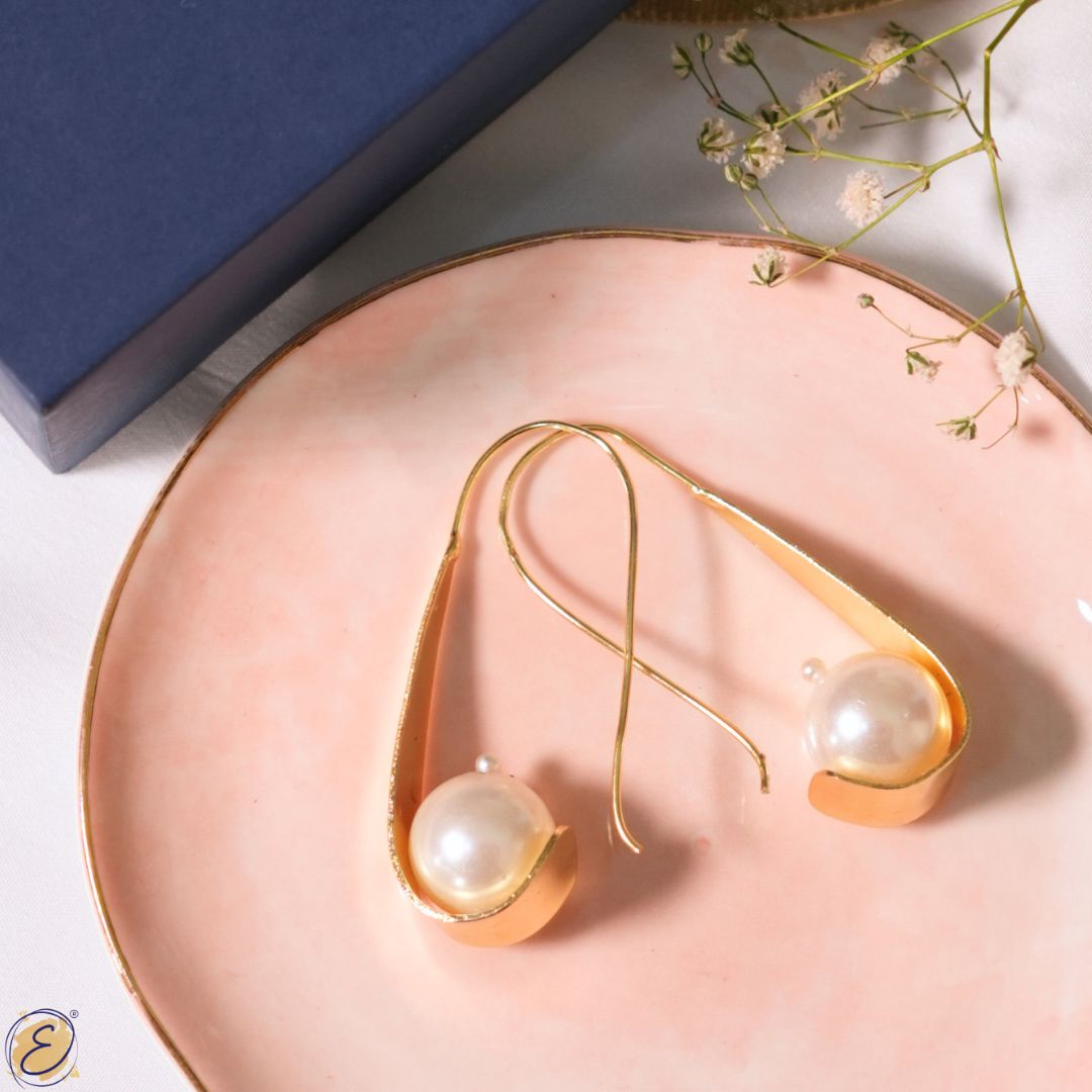 Oversized Pearl Hooks