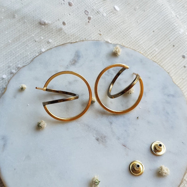Looped Studs