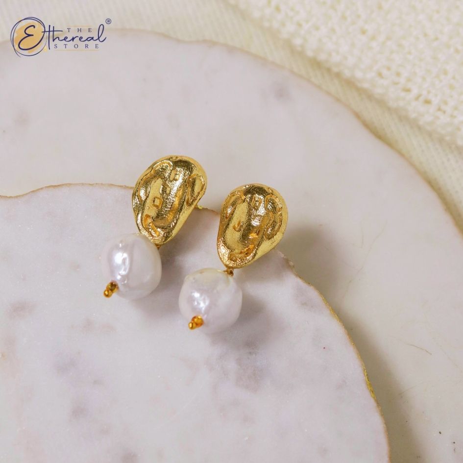 Dainty Pearl Necklace and Earring Gift Set