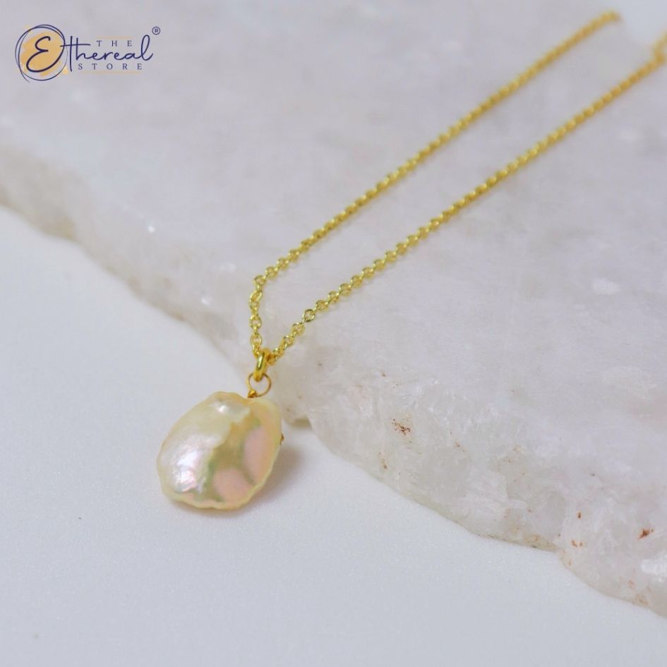 Solo Pearl Necklace