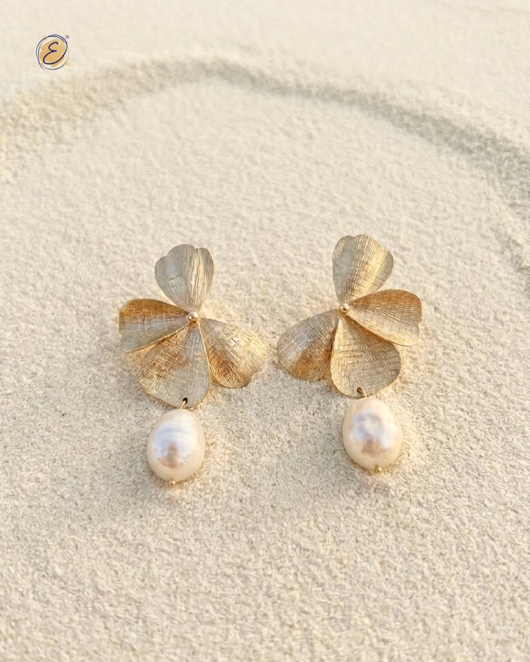 Hibiscus Pearl Drops Gold