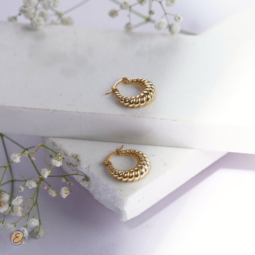 gold earrings 