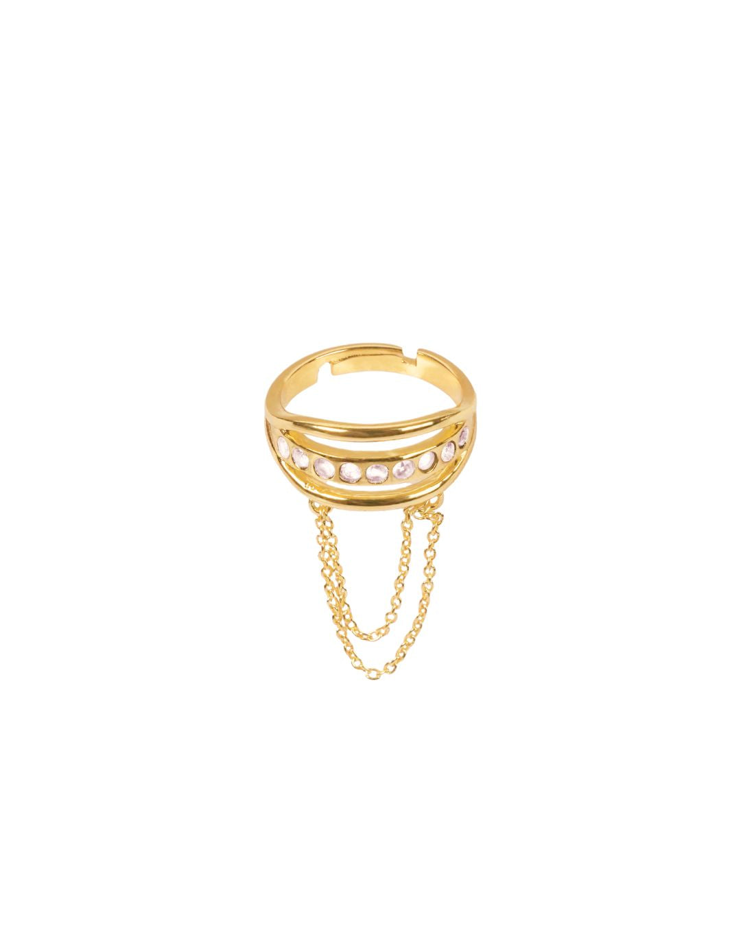 Hand model wearing Kira Chain Ring with swaying chain accents