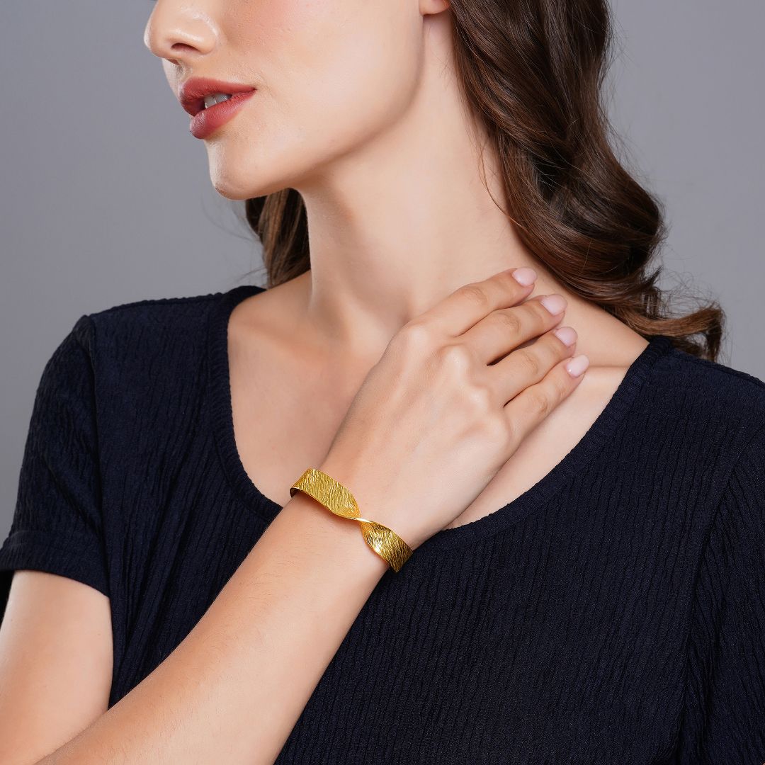 Twist 2.0 Arm Cuff