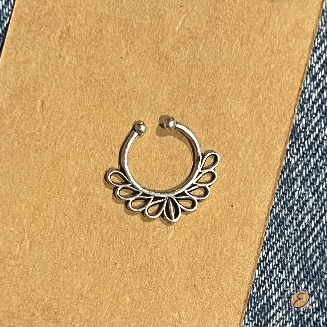 Buy OOMPH Oxidised Silver White Stone Floral Traditional Nose Ring - Nose  Pin online